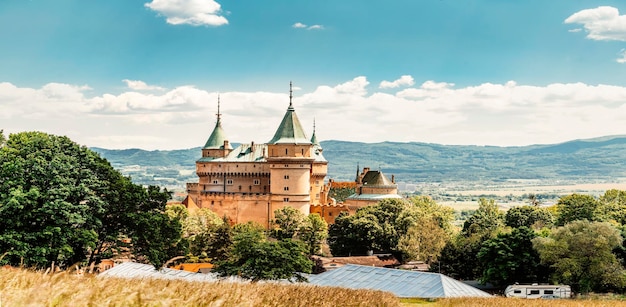 Bojnice middeleeuws kasteel Unesco erfgoed in Slowakije Slowakije landschap Reisconcept Romantisch kasteel