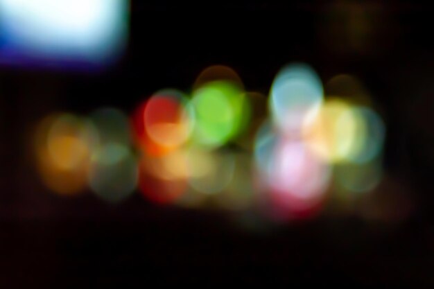 Foto bokeh neon insegne lampeggianti e vetrine immagine sfocata della luce al neon in una vetrina