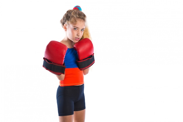 bokser kind blond meisje met grappige bokshandschoenen