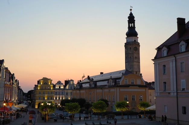 Bolesawiec 시내 중심부 광장 시청 보레사비체 시내 중심부의 해가 지는 폴란드어 유럽어