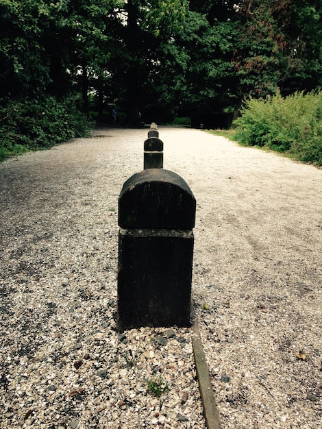 Foto bollard op de weg