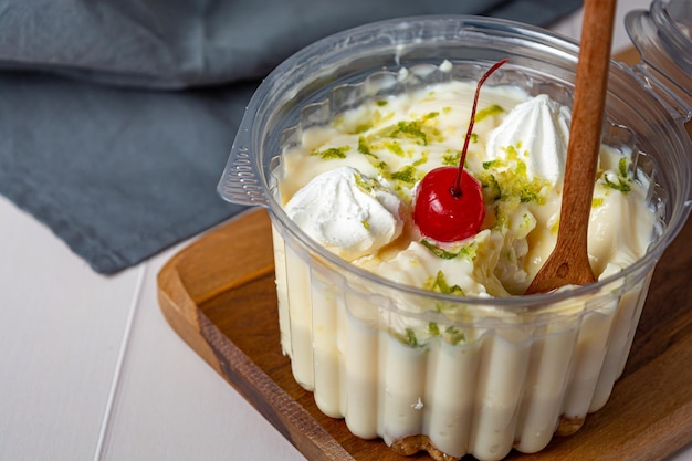 bolo de pote, Braziliaans traditioneel zoet dessert 'cake in a jar' of 'cake in a container'