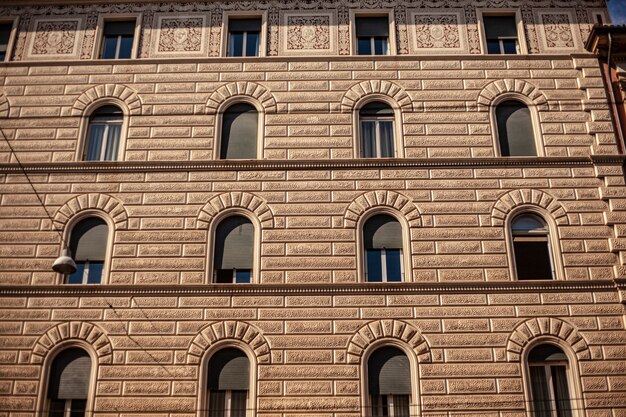 Foto bologna, italia: dettagli di architettura storica di alcuni edifici