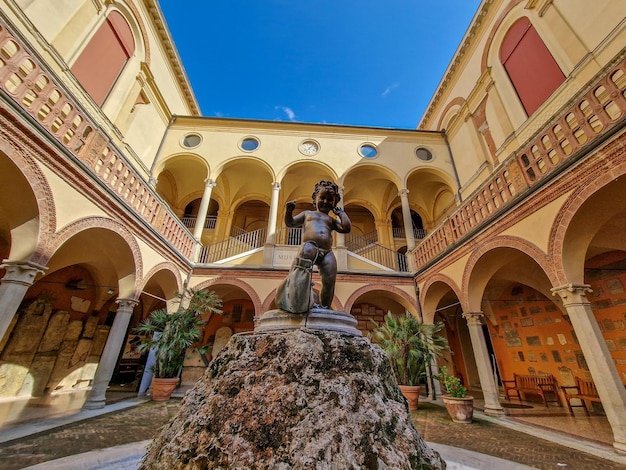 Bologna piazza maggiore archeologisch museum vierkante weergave