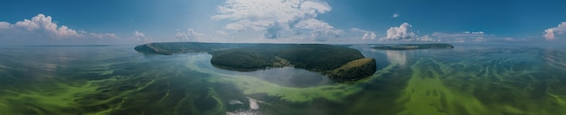 Bolvormig panorama 360 graden reizen naar Rusland de Wolga rivier Centraal Rusland Samara Luka zomer landschap in de Zhiguli bergen aan de Wolga Rusland