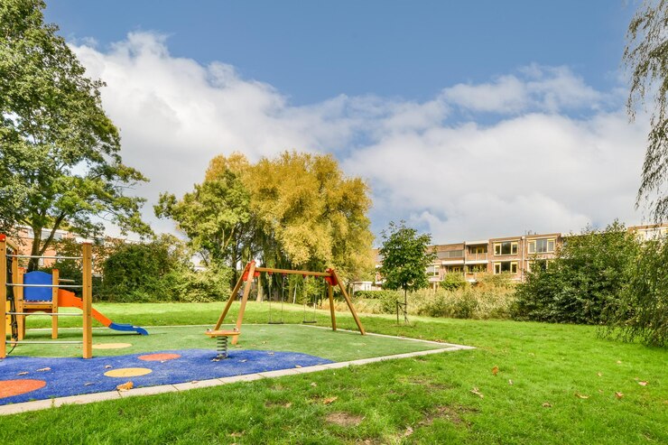 Foto bomen op het veld tegen de lucht