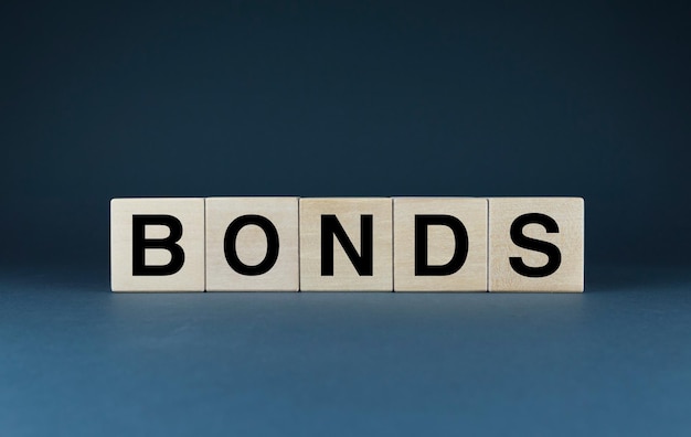 Фото Облигации cubes формируют понятие слова bonds bonds