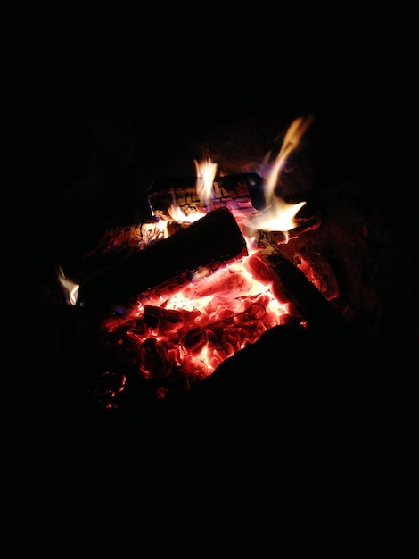 Photo bonfire at night