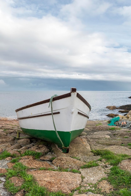 Boot bij Penberth Cove in Cornwall