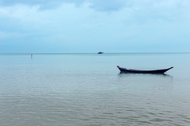 Foto boot op zee