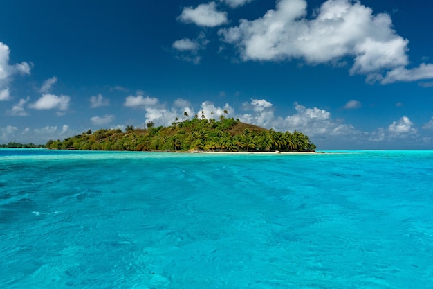 Bora Bora Frans-Polynesië luchtfoto vliegtuig uitzicht luxe resort overwater