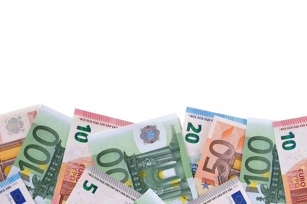 Confine di varie banconote in euro