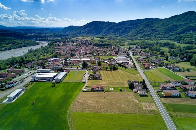 Borghetto di Borbera Italiaans platteland dorp luchtfoto