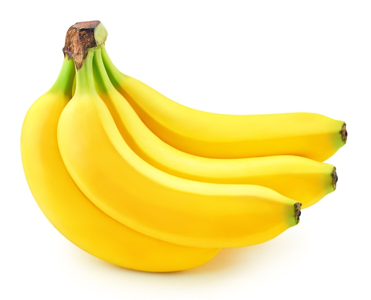 Foto bos van bananen op wit wordt geïsoleerd.