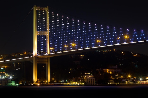 Bosporusbrug vanuit Istanbul, Turkije