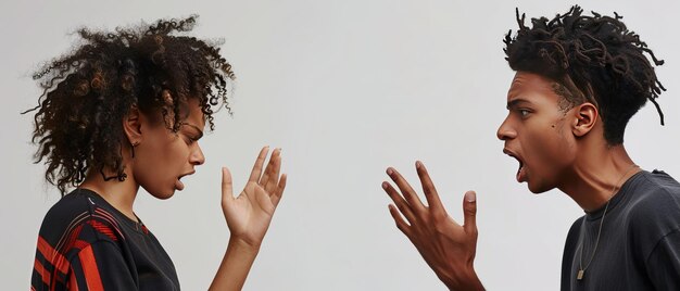 Foto botsing van emoties uitbarsting van afro-amerikaanse vrouwen ontmoet verzet van jonge mannen