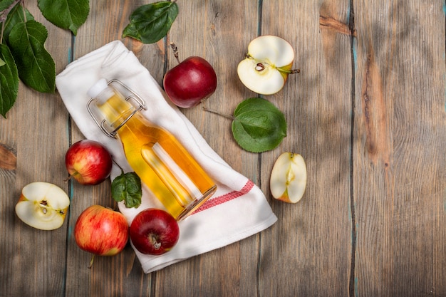 Photo bottle of apple vinegar