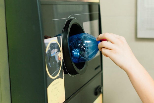 Bottle deposit recyclable bottle in store europe