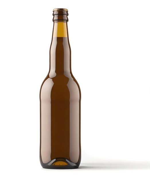 Фото Бутылка пива на белом фоне