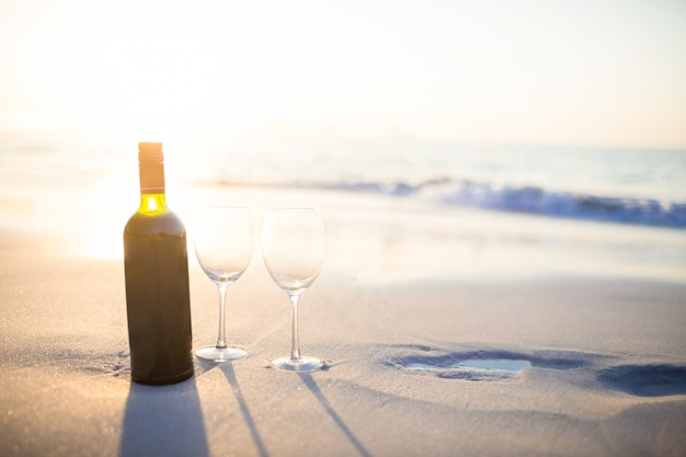 Photo bottle of vine with two glass