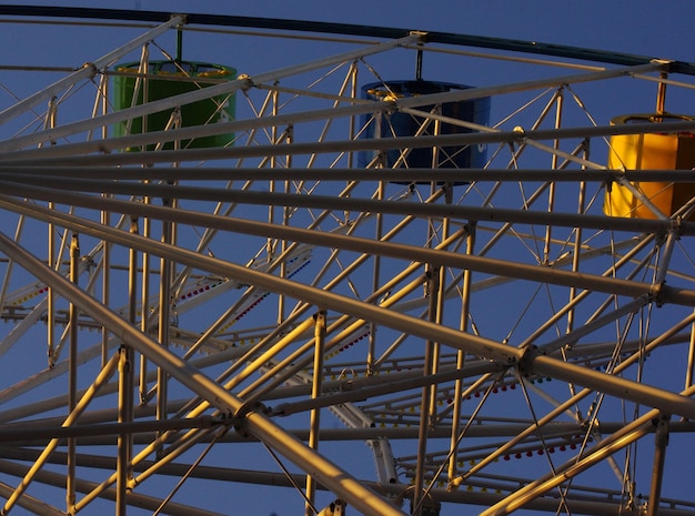 Bottom view at an acute angle to the Ferris wheel