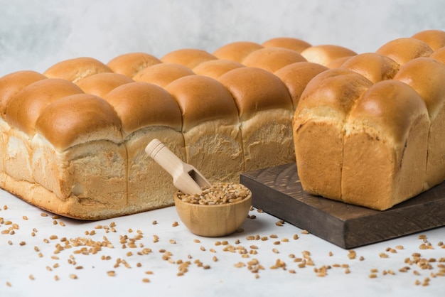 Photo boulangerie japan bread white background composition