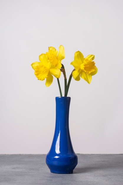 Bouquet of daffodils on the table