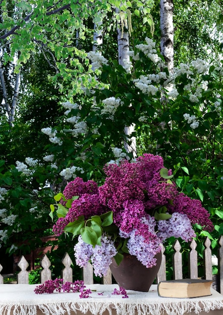 Bouquet of lilacs