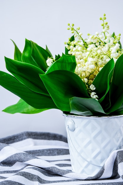 Foto un bouquet di mughetti