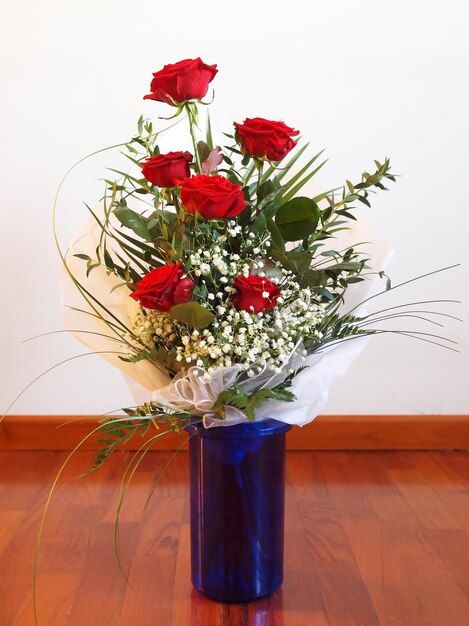 Bouquet of red roses