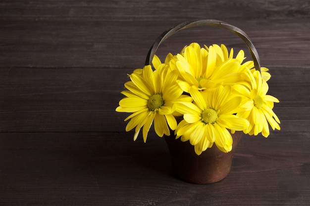 Bouquet of yellow daisies 