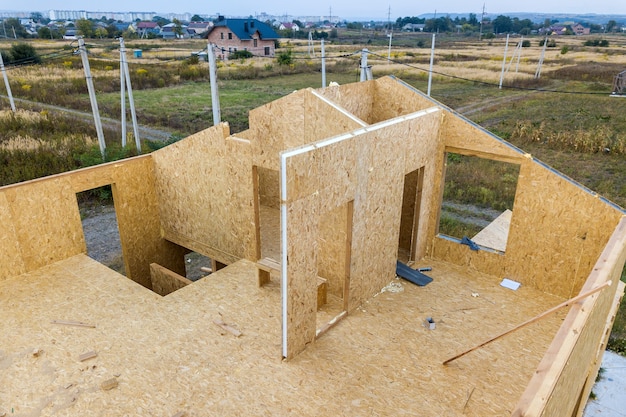 Bouw van een nieuw en modern modulair huis.