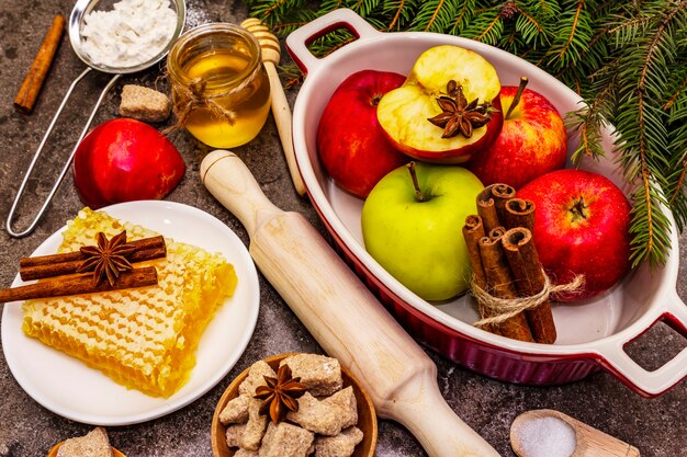 bovenaanzicht appeltaart ingrediënten op tafel