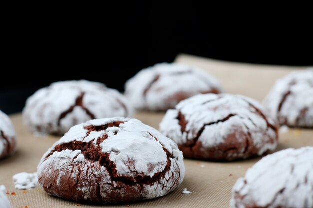 Foto bovenaanzicht chocoladekoekjes