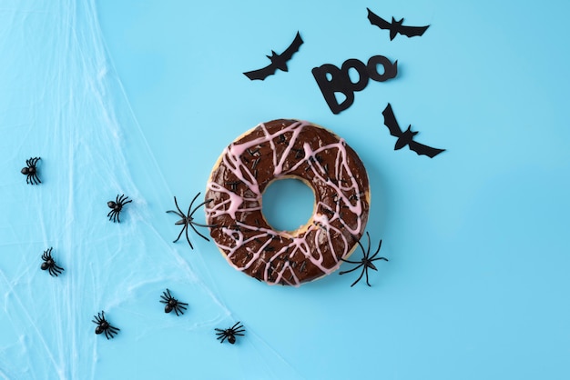 Foto bovenaanzicht creatief halloween-assortiment