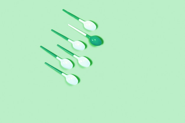 bovenaanzicht plastic lepels