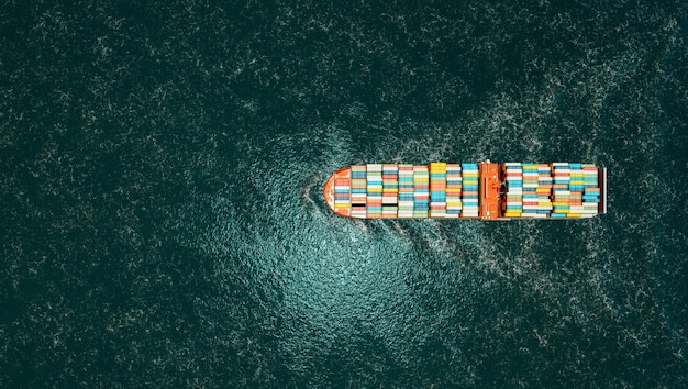 Bovenaanzicht van de wereldwijde logistieke business van cago ship catiners