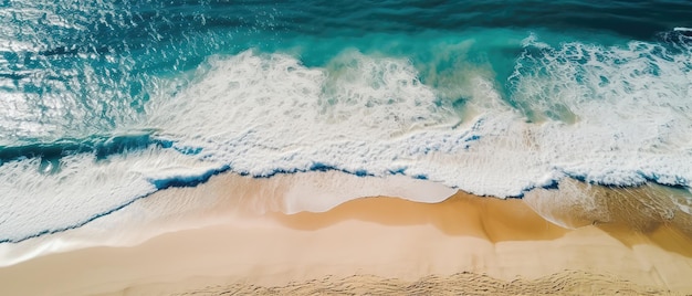 Bovenaanzicht van een prachtig tropisch strand met zeegolven Luchtfoto Panoramische opname Generatieve AI