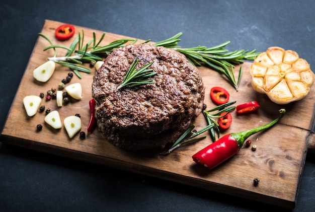 Bovenaanzicht van heerlijke beef burger