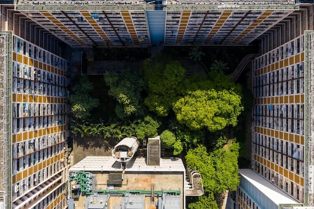 Foto bovenaanzicht van het gebouw met binnentuin