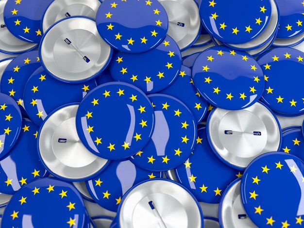 Foto bovenaanzicht van stapel knop badges met vlag van de europese unie. realistische 3d-weergave