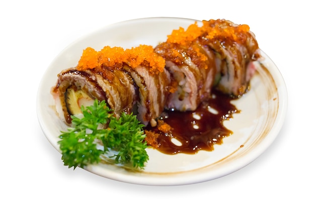 Bovenaanzicht van Wagyu beef Original Japan sushi op witte achtergrond, focus selectief.