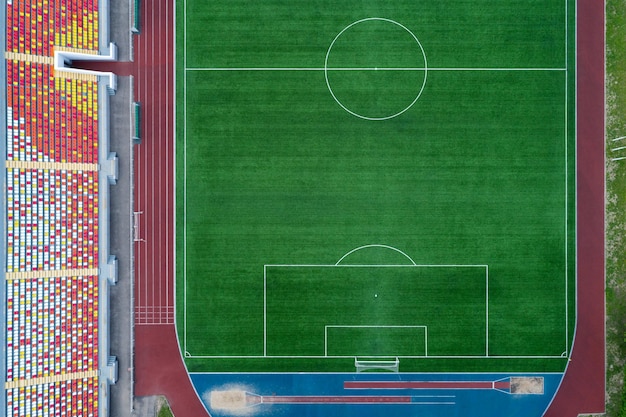 Bovenaanzicht vanuit de lucht van een geopend stadion