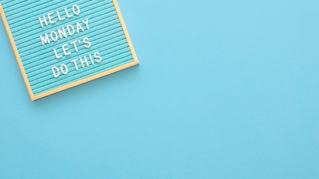 Bovenbeeld van het concept Blue Monday met kopieerruimte