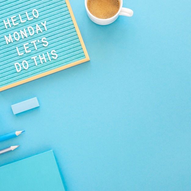 Bovenbeeld van het concept Blue Monday met kopieerruimte
