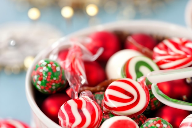Photo a bowl of colorful christmas candy