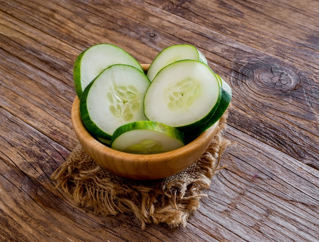 Photo bowl of cucumber sliced