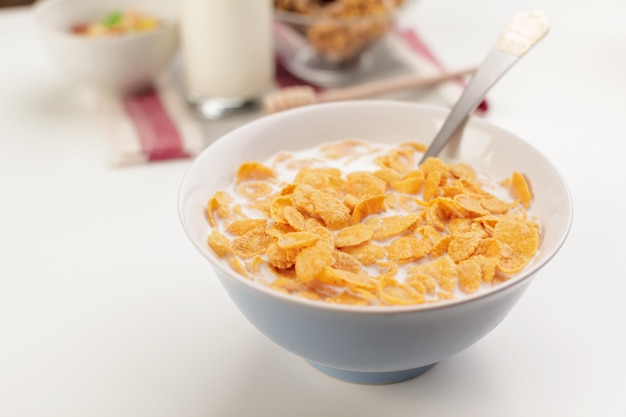 Photo bowl of healthy muesli