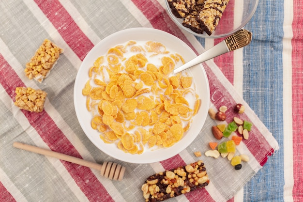 Photo bowl of healthy muesli