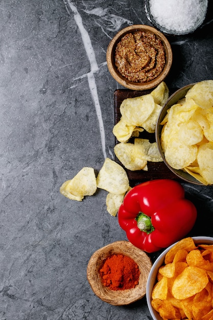 Foto ciotola di patatine fatte in casa